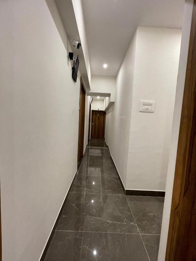 Hotel Hilton Suites Мумбай Екстериор снимка