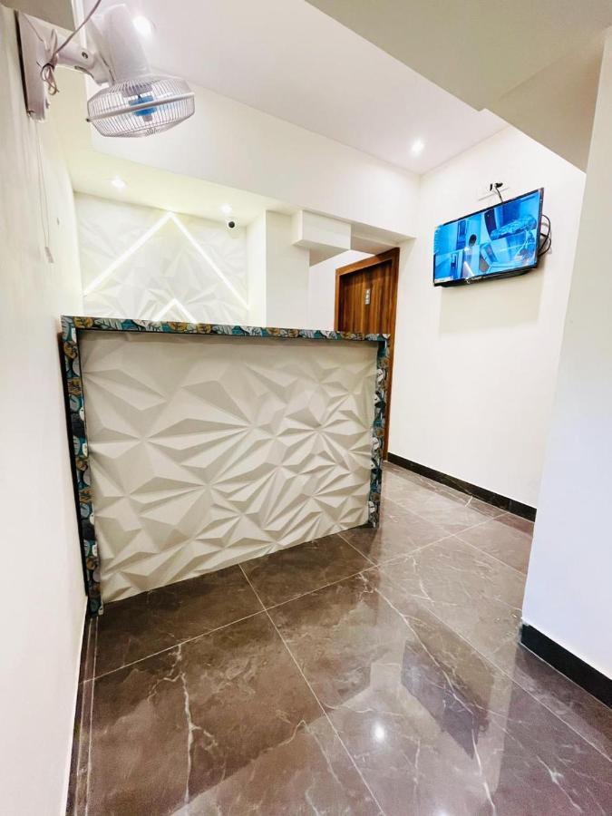 Hotel Hilton Suites Мумбай Екстериор снимка