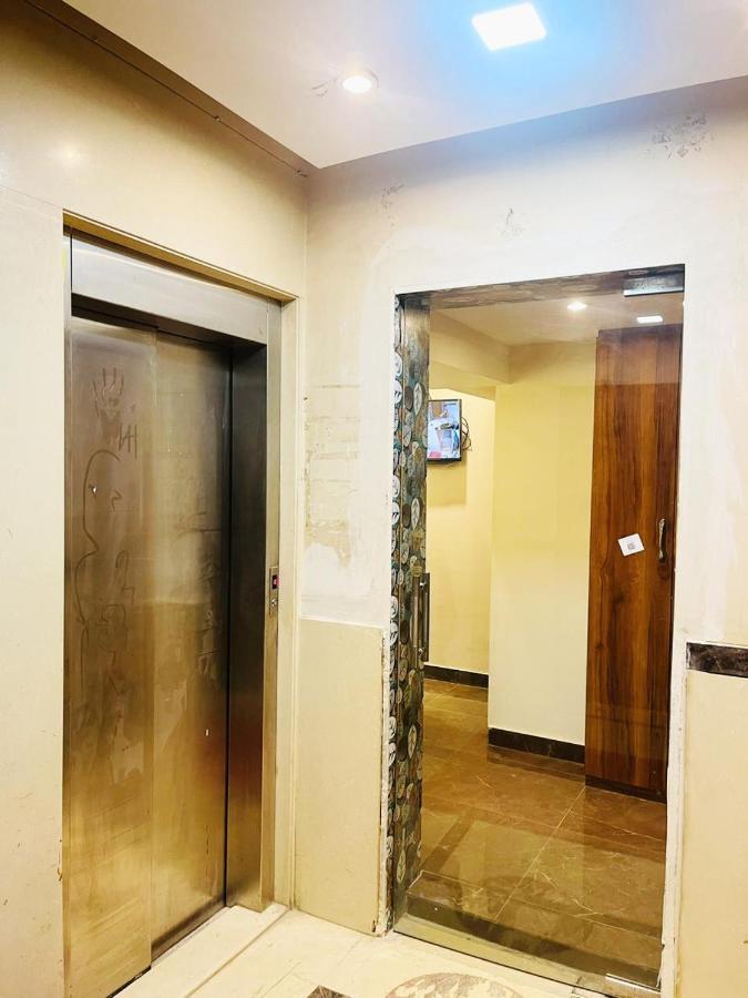 Hotel Hilton Suites Мумбай Екстериор снимка